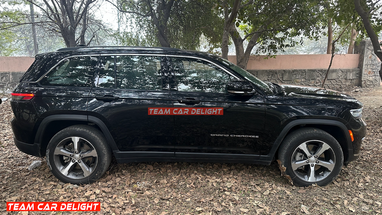 Jeep Grand Cherokee side profile